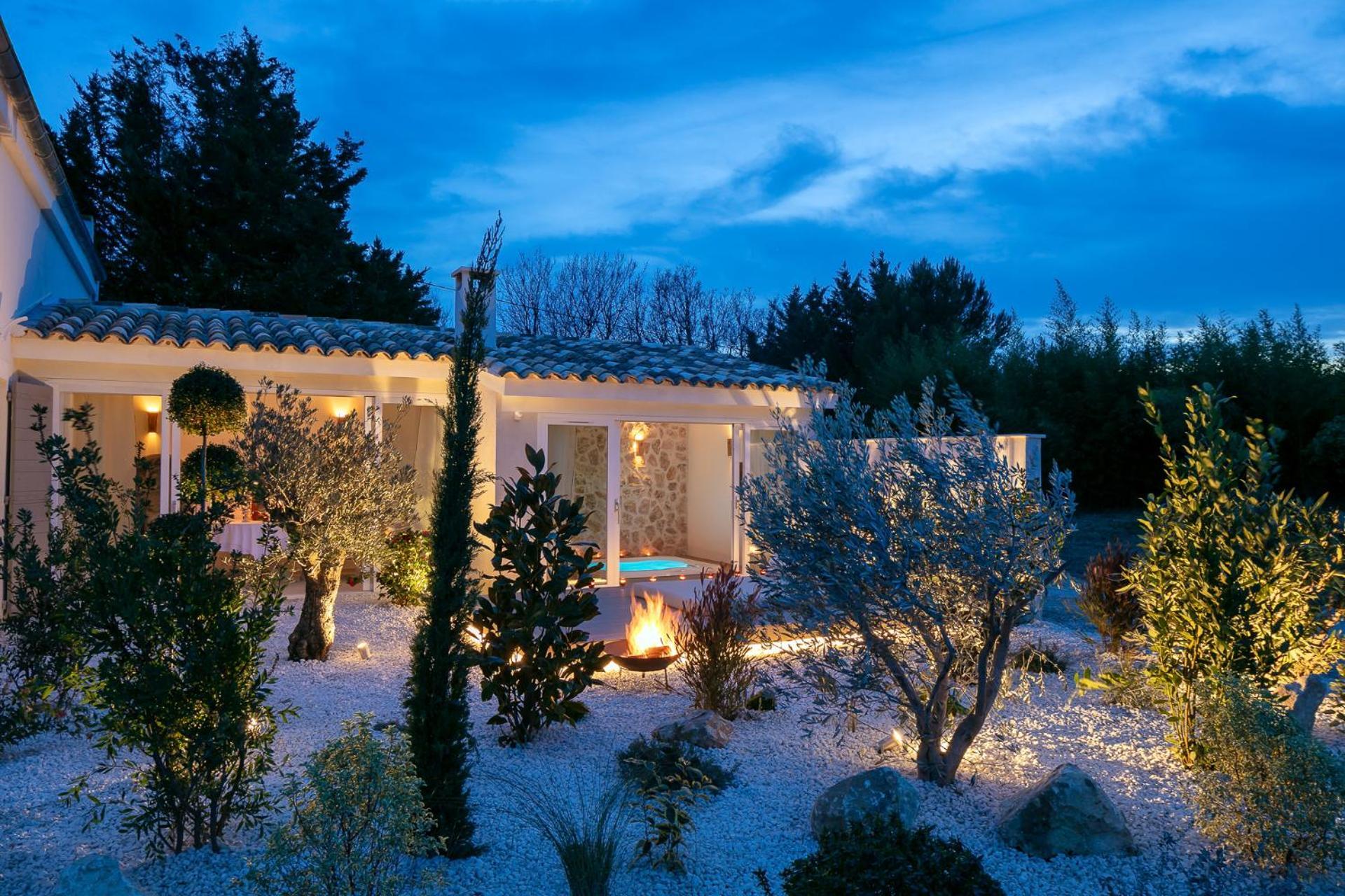 La Bastide De Damien, 5 Clefs Demeure D'Exception Et Table Remarquable Dans Le Guide Teritoria, Jacuzzi Privatif, Cuisine Etoilee Dominique Frerard Hotel Aix-en-Provence Exterior photo