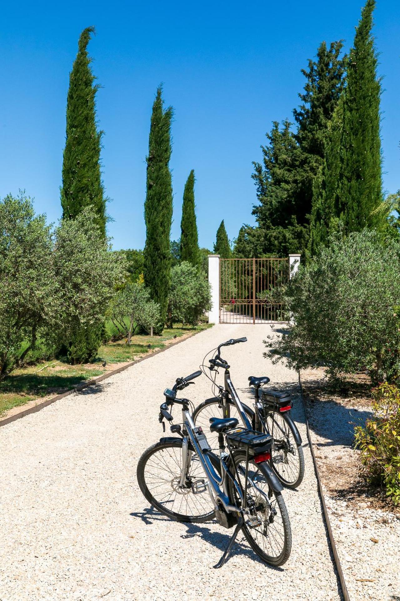 La Bastide De Damien, 5 Clefs Demeure D'Exception Et Table Remarquable Dans Le Guide Teritoria, Jacuzzi Privatif, Cuisine Etoilee Dominique Frerard Hotel Aix-en-Provence Exterior photo