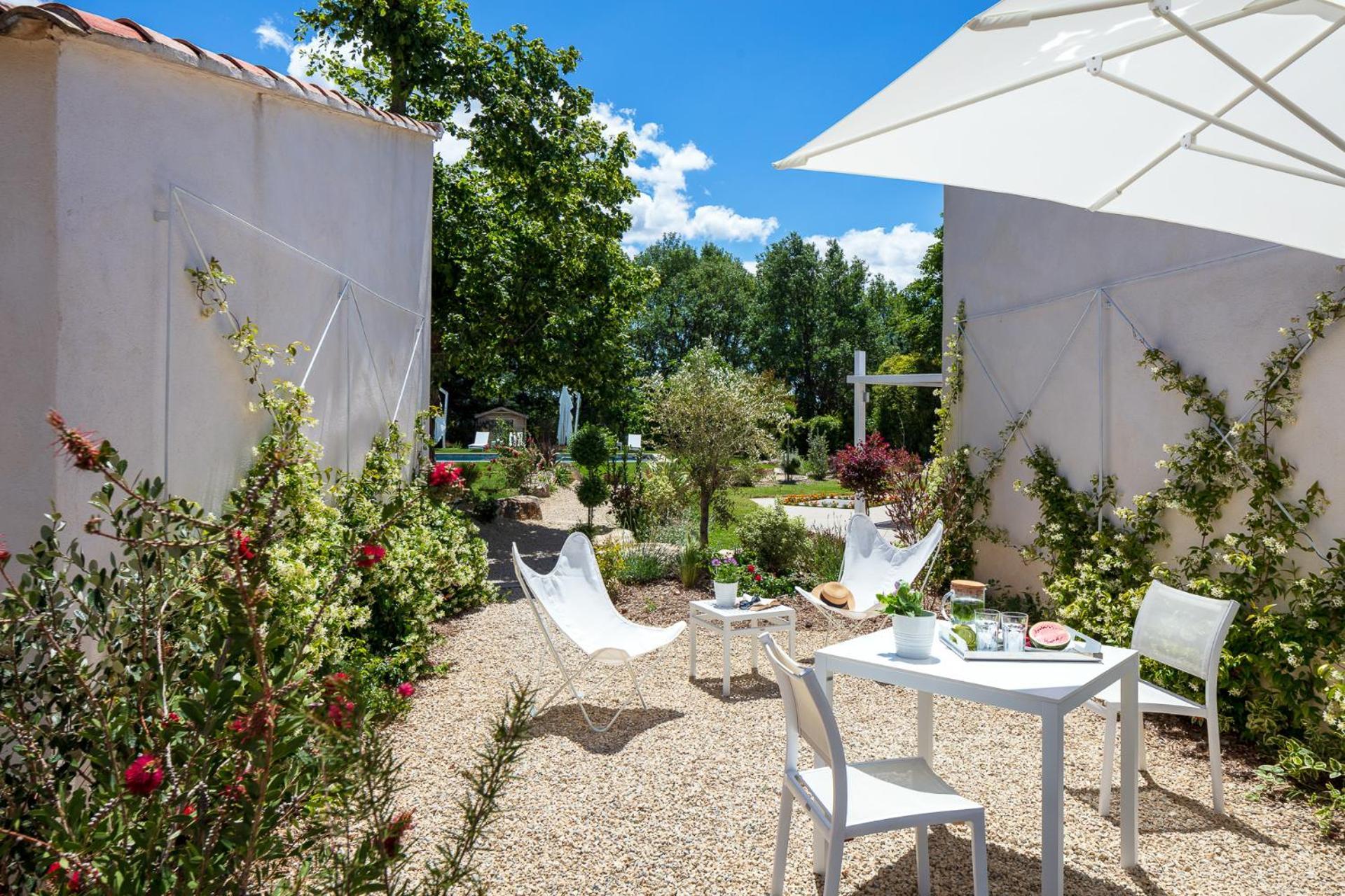 La Bastide De Damien, 5 Clefs Demeure D'Exception Et Table Remarquable Dans Le Guide Teritoria, Jacuzzi Privatif, Cuisine Etoilee Dominique Frerard Hotel Aix-en-Provence Exterior photo
